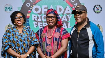 Ofadaboy flanked by Lagos Commissioner for Agric and Sir Shina Peters