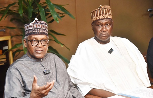Dangote at the signing of $600 million loan facility